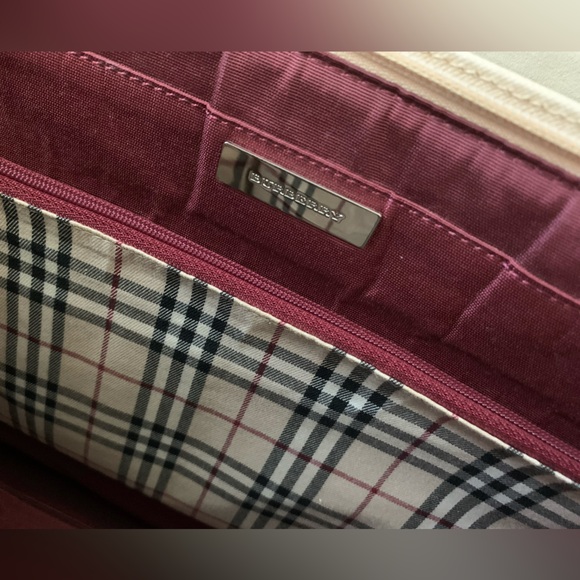 Authentic Burberry Cream Leather Shoulder Bag Fair Condition - Picture 10 of 12